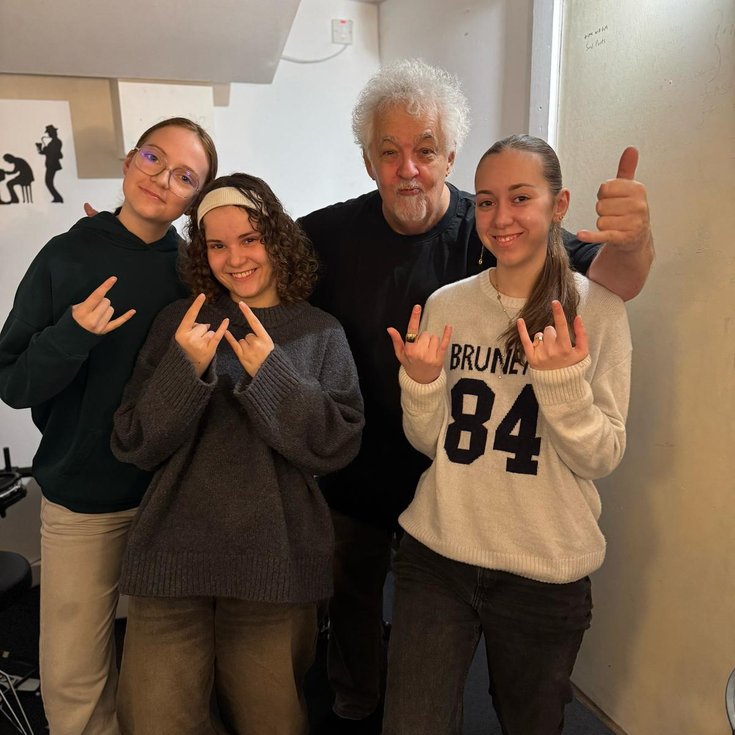 Our first group students the lovely snd talented Morgan, Mathilde and Aurore with Dom.